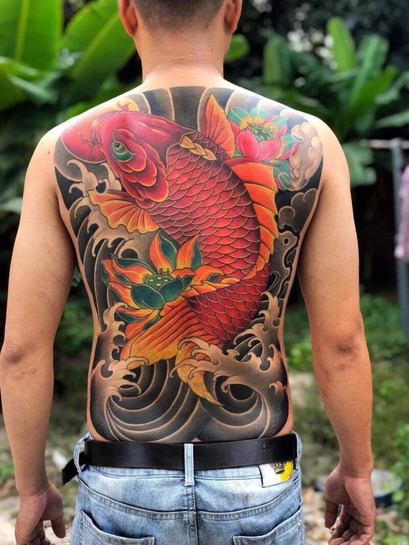 Hình xăm full lưng cá chép