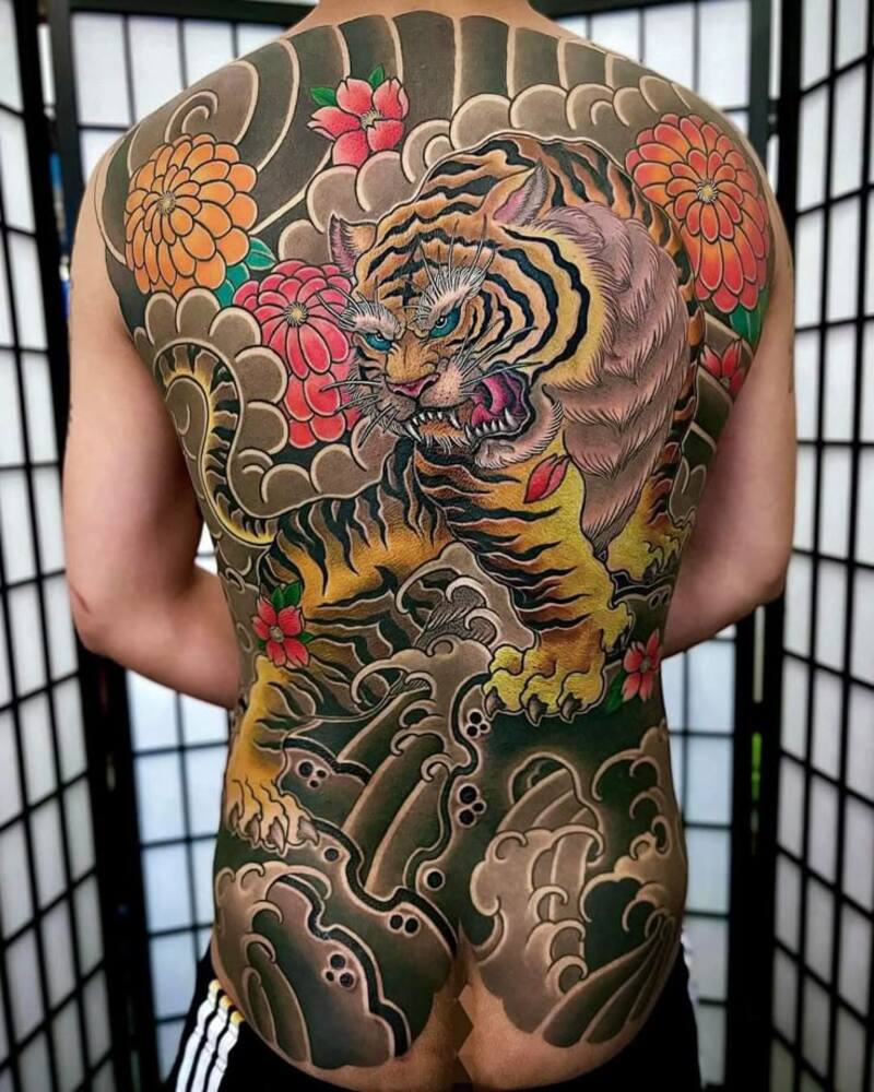 Hình xăm full lưng hổ