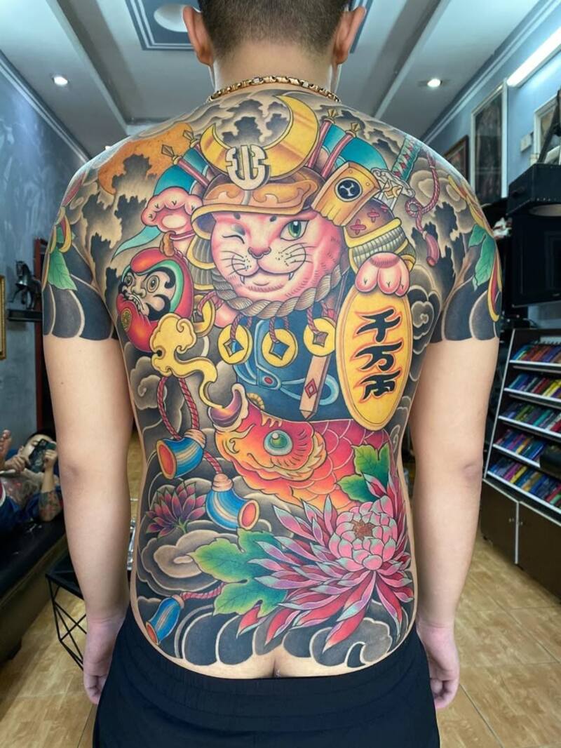 Hình xăm full lưng mèo Nhật