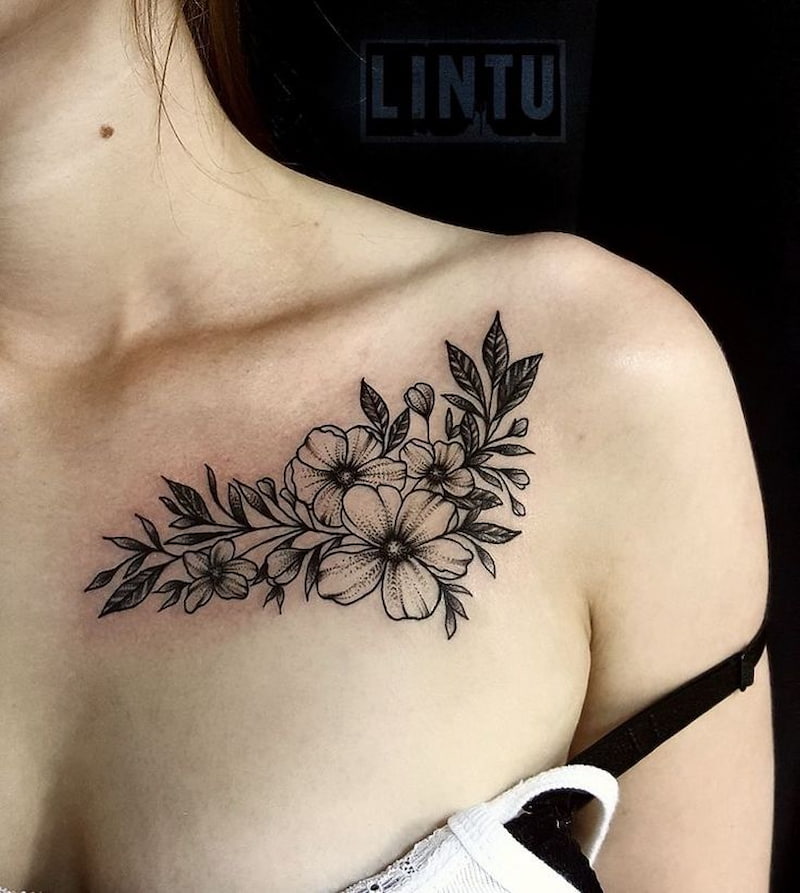 Hình xăm ở ngực cho Nữ hình Hoa đào