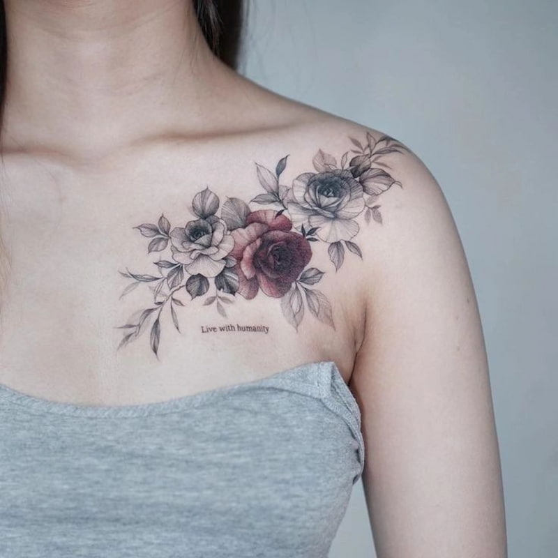 Hình xăm ở ngực cho Nữ hình Hoa hồng mềm mại