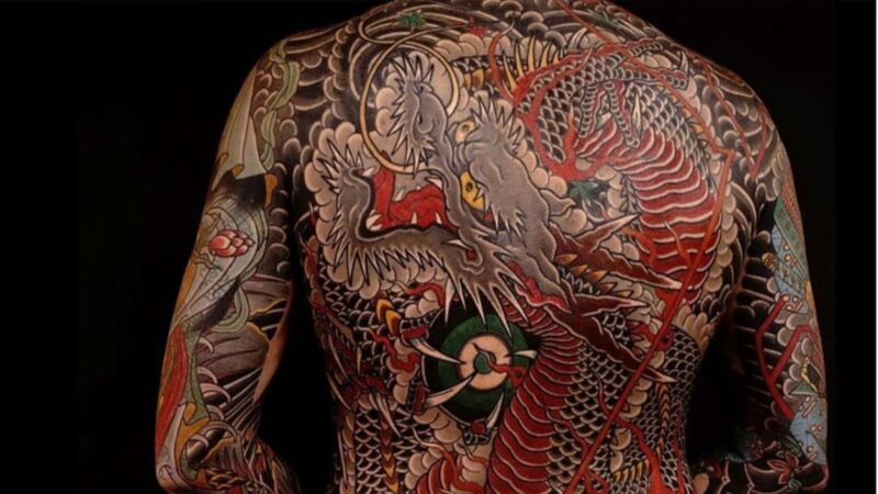 Hình xăm đầu rồng full kín lưng