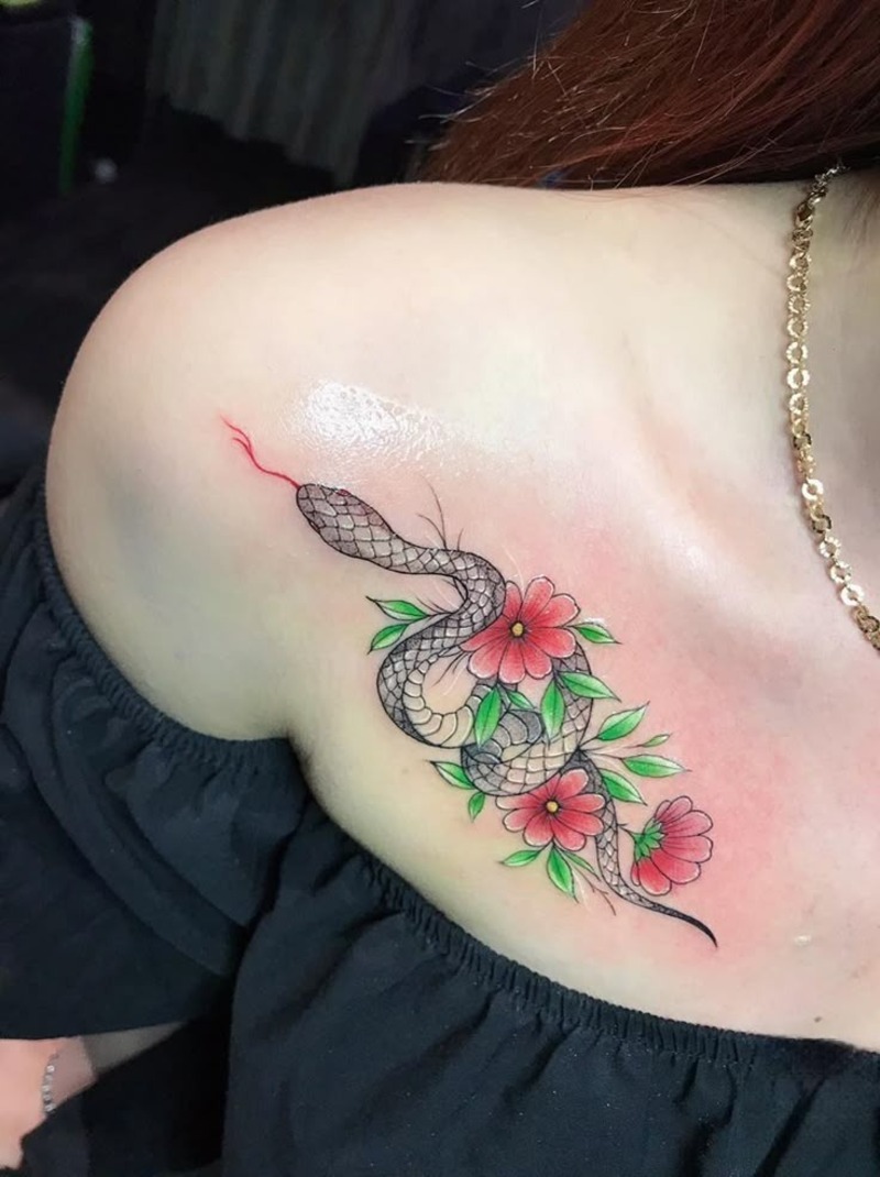 Mẫu hình xăm đẹp hình con rắn biểu tượng sự thông minh và nhạy bén