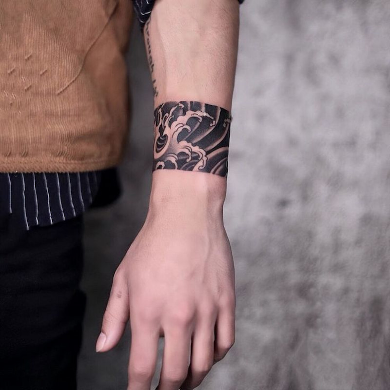 Mẫu hình xăm vòng tay cá tính